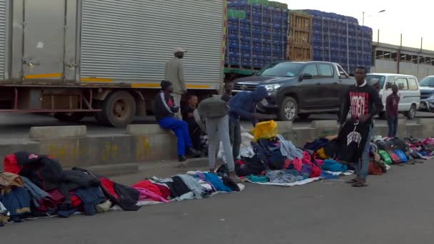 Niet Geïdentificeerde Mensen Lusaka Straat Hoofdstad Van Zambia Zuidelijk Afrika — Stockvideo