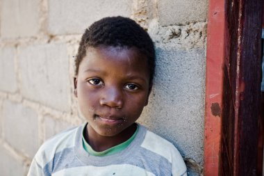 30 Temmuz 2008 'de Mbabane, Svaziland' da kimliği belirsiz bir Swazi çocuğunun portresi..