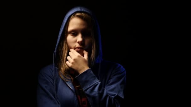 Stressed teen girl fear of something. 4K — Stock Video