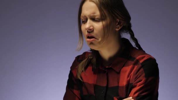 Genç Kız ağlıyor. 4k Uhd — Stok video