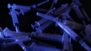 Bir sürü kullanılan şırınga. 4k Uhd