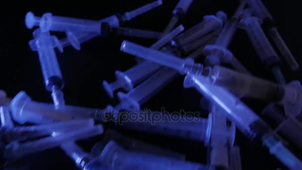 Spousta použité injekční stříkačky. 4k Uhd — Stock video