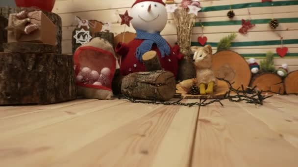 新年礼品、 玩具和圣诞节树。4 k 到 — 图库视频影像