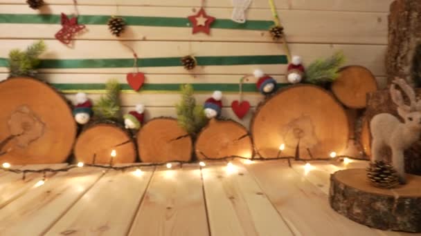 Regalos de Año Nuevo, juguetes y árbol de Navidad. 4K UHD — Vídeo de stock
