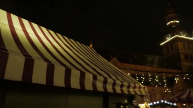 Noel adil piyasa. Riga, Letonya, Aralık 2016. 4k Uhd