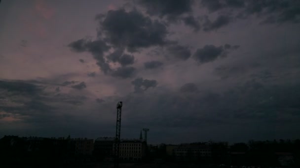 Luz oscura cielo dramático timelapse — Vídeos de Stock