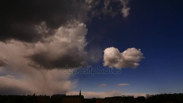 Illuminazione scura drammatico cielo timelapse — Video Stock