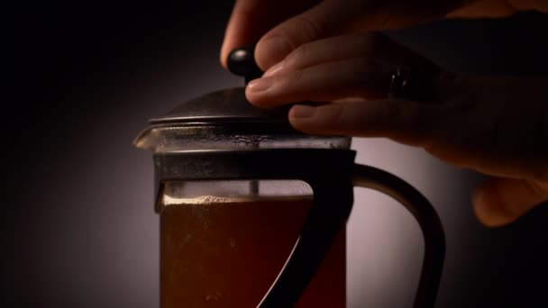 Пивоварение кофе Slow Motion — стоковое видео