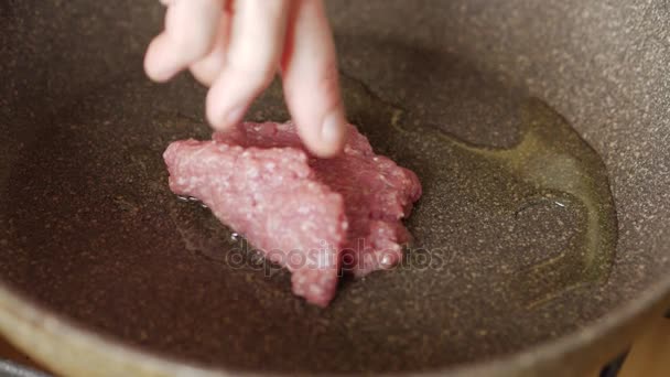 フライパンで焙煎のカツレツ ターン — ストック動画
