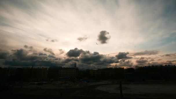 Luz oscura cielo dramático timelapse — Vídeos de Stock