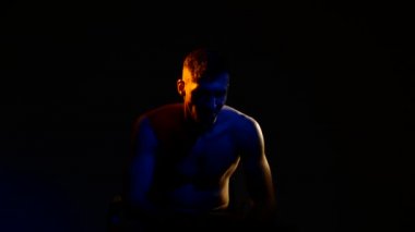 Boxer prepairs bir mücadele için.