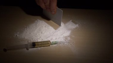 Uyuşturucu yığın ve şırınga. Bağımlılık kavramı