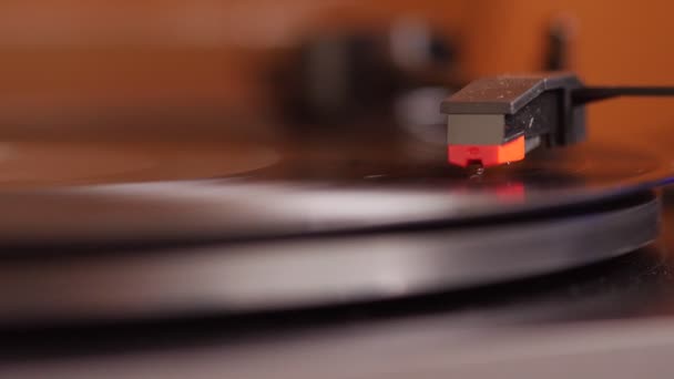 Record player playing in slowmo — Stock Video