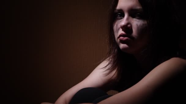 Ragazza adolescente disperata. Problemi adolescenziali. Dolore e dolore — Video Stock