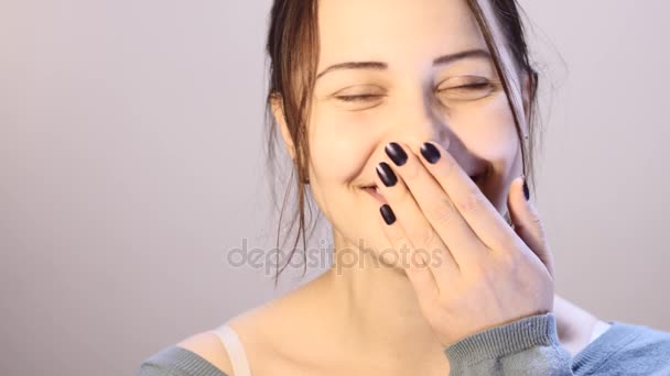 Emotional happy teenager girl make funny faces and having fun. Expressing positivity and joy. — Stock Video