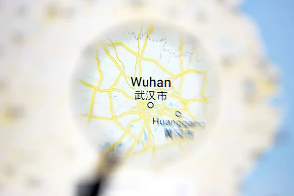 Ostersund Sweden Mars 2020 Wuhan Google Maps Magnifying Glass 武汉是科罗纳威斯的中心城市 — 图库照片