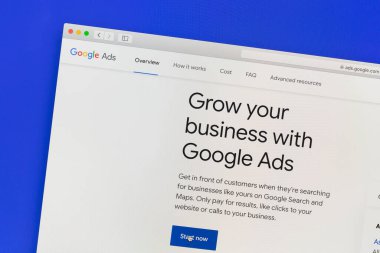 Ostersund, İsveç - 5 Mayıs 2020: Google Ads web sitesi bir bilgisayar ekranında. Google AdWords bir çevrimiçi reklam servisidir..