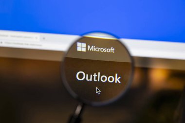 Ostersund, İsveç - 12 Mayıs 2020: Microsoft Outlook web sitesi Microsoft Outlook Microsoft 'un kişisel bilgi yöneticisi,