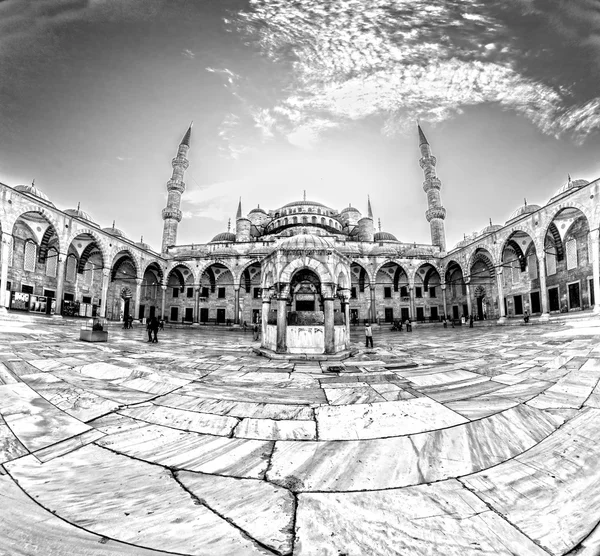 The Blue Mosque, (Sultanahmet Camii), Istanbul, Turkey. — Stock Photo, Image