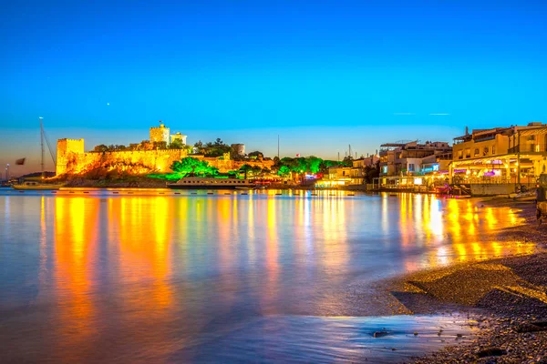 Het kasteel van Bodrum bij zonsondergang, Turkije — Stockfoto