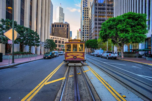 Seilbahn in San Francisco, Vereinigte Staaten — Stockfoto