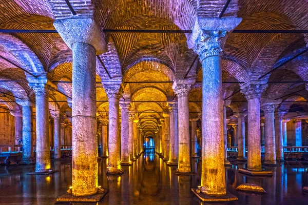 Basilica Cistern, (Yerabathan), Istanbul, Turecko. — Stock fotografie