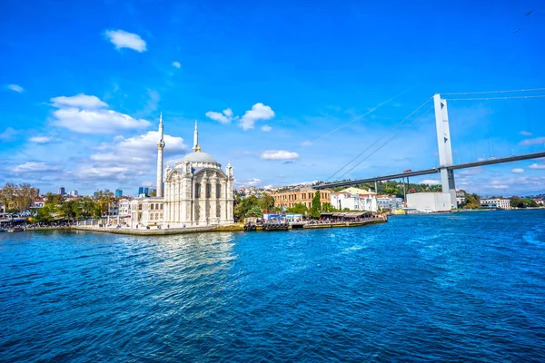 Ortakoy清真寺，土耳其伊斯坦布尔 — 图库照片