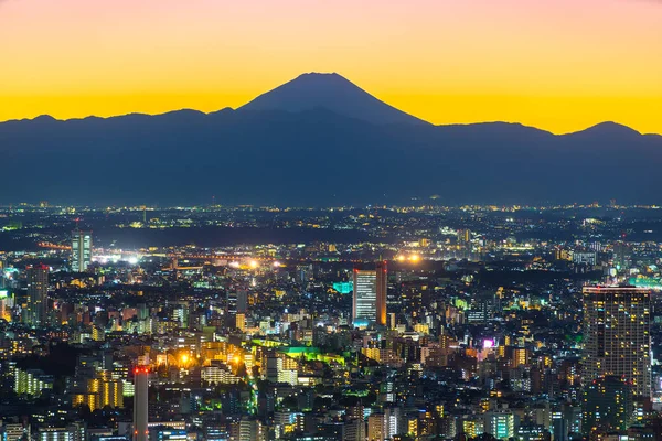 Tokio o zachodzie słońca z Mount Fuji na tle. Japonia — Zdjęcie stockowe