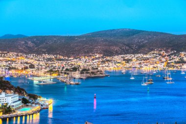 Bodrum Kalesi ve Marina gün batımında, Türkiye