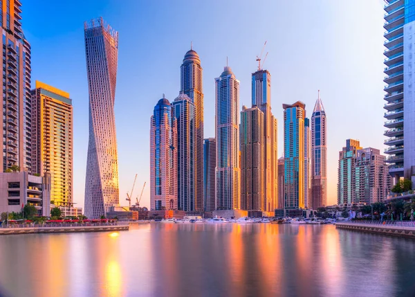 Pencakar langit di Dubai Marina. — Stok Foto