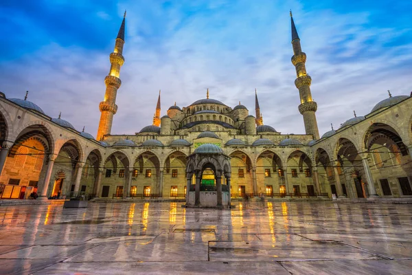 The Blue Mosque, (Sultanahmet Camii), Istanbul, Turkey. — Stock Photo, Image