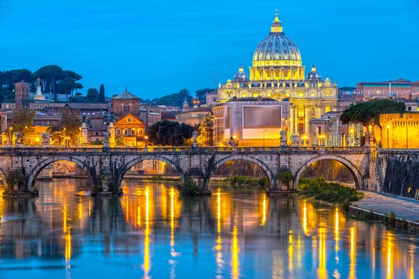 St Peter katedrála, Řím, Itálie — Stock fotografie