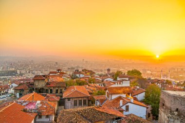 Gün batımında, Türkiye'de Ankara