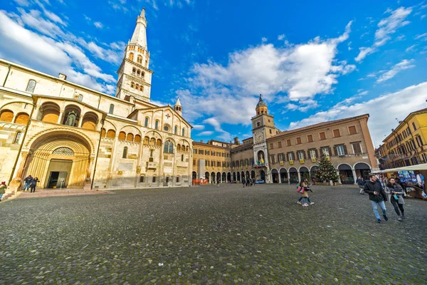Londra Metrosu madalyon şeklinde işaret., Londra, İngiltere