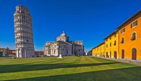 Pisa, det lutande tornet. — Stockfoto