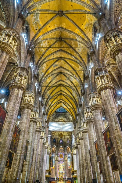 Duomo z Mediolanu, Włochy. — Zdjęcie stockowe