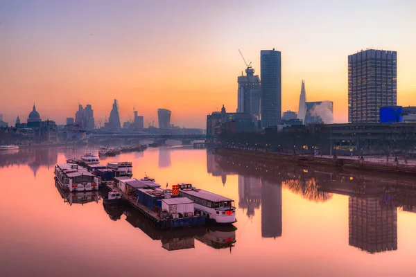 De skyline van de stad van Londen, London, Verenigd Koninkrijk Rechtenvrije Stockfoto's