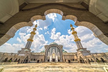 Putra Camii, Putrajaya federal bölgesinde, Kuala Lumpur, Mala