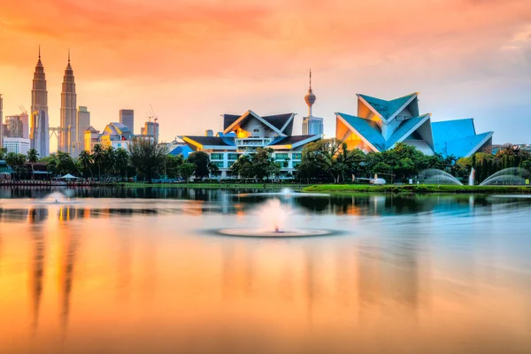 Kuala Lumpur, Malesia. skyline Tramonto dal Parco di Titiwangsa . — Foto Stock