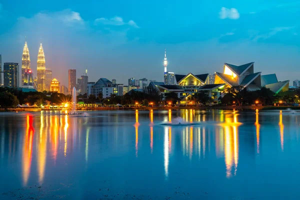 Kuala Lumpur, Malesia. skyline Tramonto dal Parco di Titiwangsa . — Foto Stock