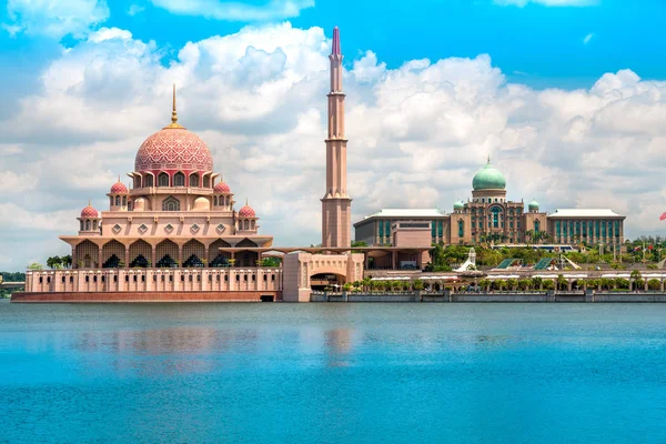 Masjid Putra, di wilayah federal Putrajaya, Kuala Lumpur, Mala — Stok Foto