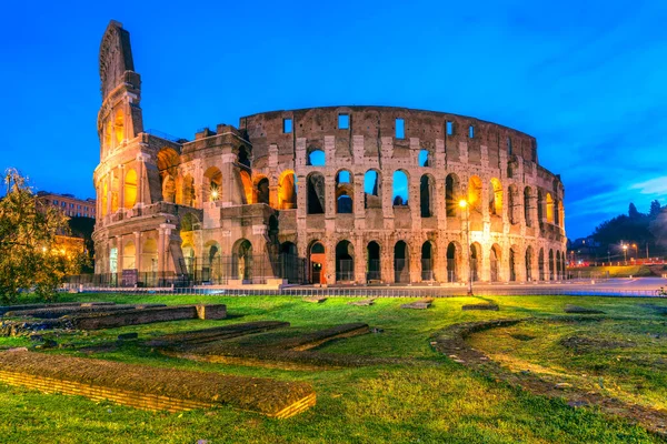 Řím, Koloseum. Itálie. — Stock fotografie
