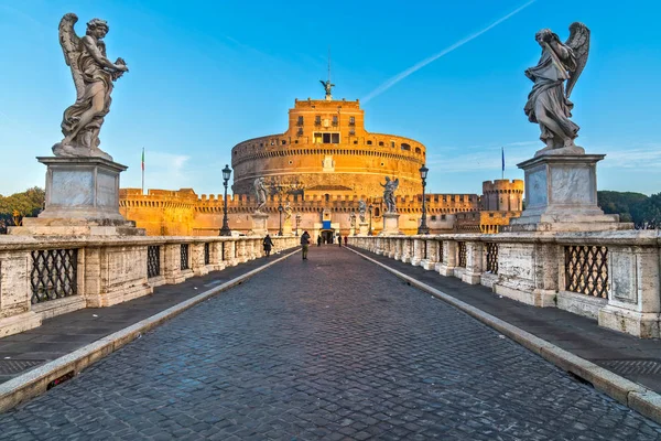 Castel Sant'angelo and bridge at sunset, Rome, Italy. — Stock Photo, Image