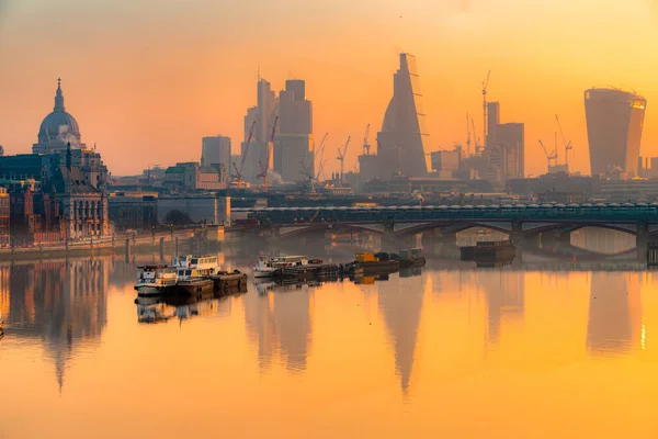 Cidade de Londres skyline, Londres, Reino Unido — Fotografia de Stock