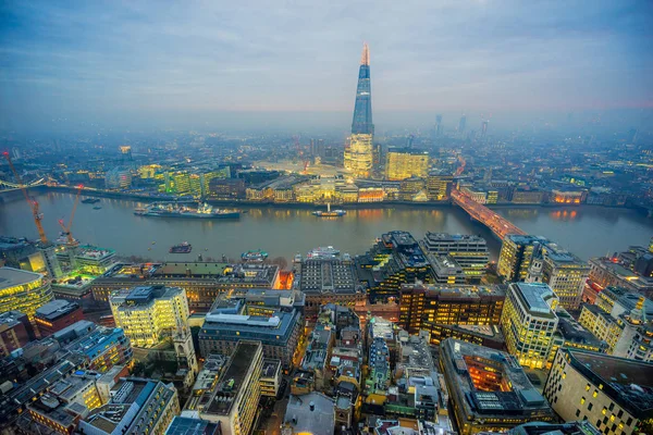 Tower Bridge, uitzicht vanaf de Scherf, London, Verenigd Koninkrijk — Stockfoto