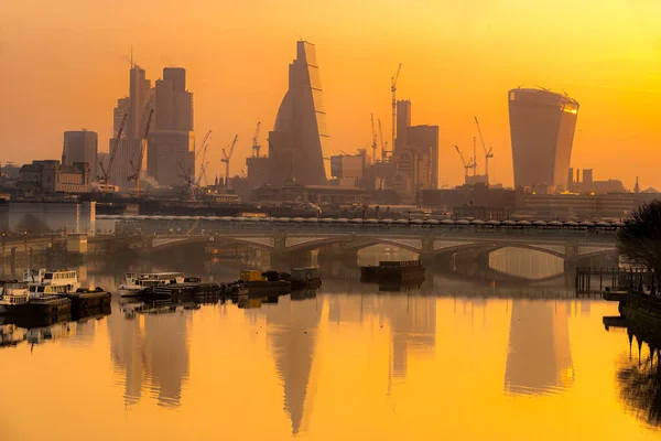 ロンドンの街のスカイライン、ロンドン、英国 ストック画像