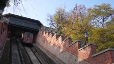 Budapeşte, Macaristan 'daki Castle Hill Füniküler (Budavari Siklo).