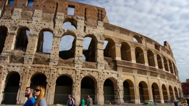 Kolezyum Roma Nın Önünde Yürüyen Insanların Zamanı — Stok video