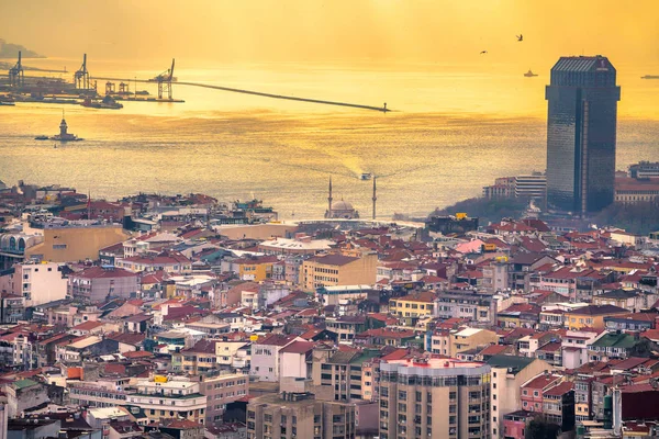 日落时的伊斯坦布尔-土耳其 — 图库照片