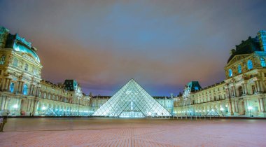 louvre Müzesi Paris, Fransa